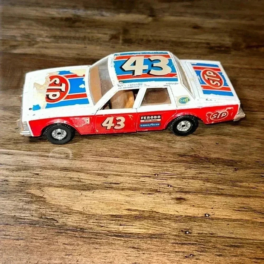 Vintage Corgi Toys Chevrolet Caprice Classic STP Racecar Dorcas Rally Car 43